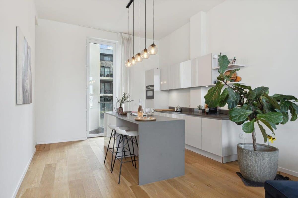 Bright Waterfront Apartment Antwerp Exterior photo